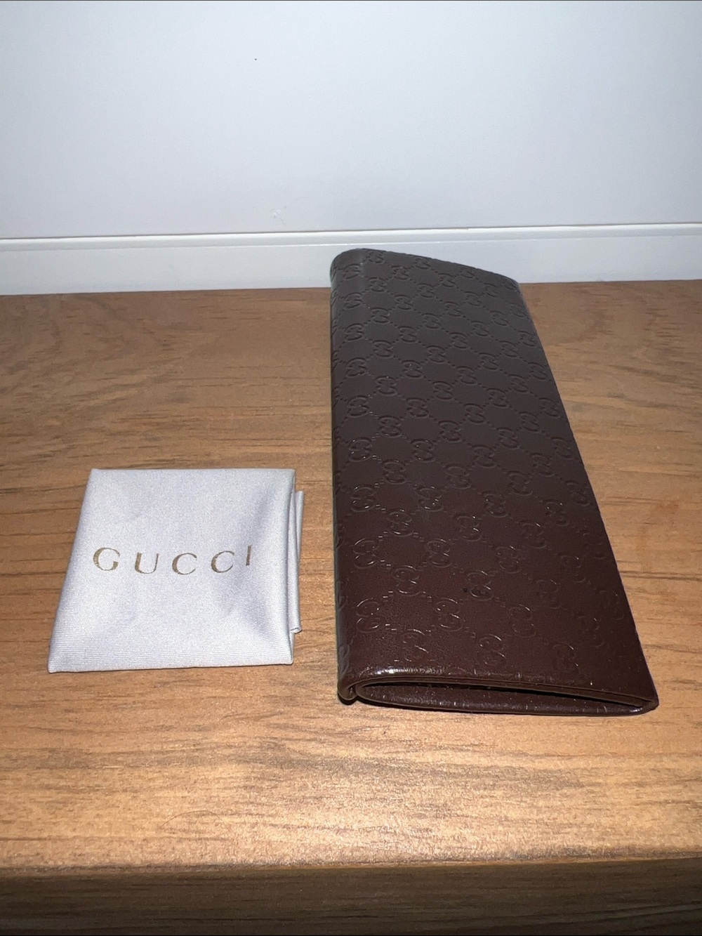 Gucci Brown Monogram Collapsible Eyewear Case with Light Gray Interior - Picture 12 of 13